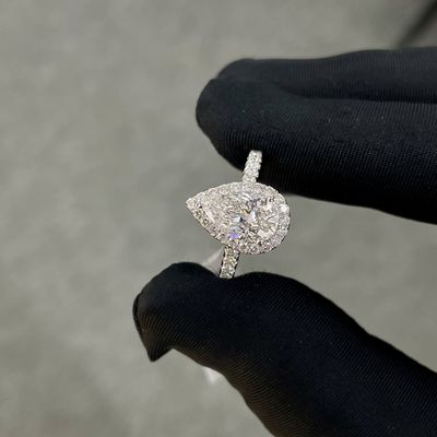 حلقه زنانه الماس سفید 18 کیلوگرم 1.53ct E VS1 شکل مروارید کامل الماس