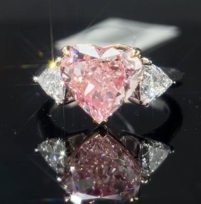 لابراتوار برش قلب سفارشی حلقه الماس طلایی زیورآلات 4.03ct سبک سه سنگ